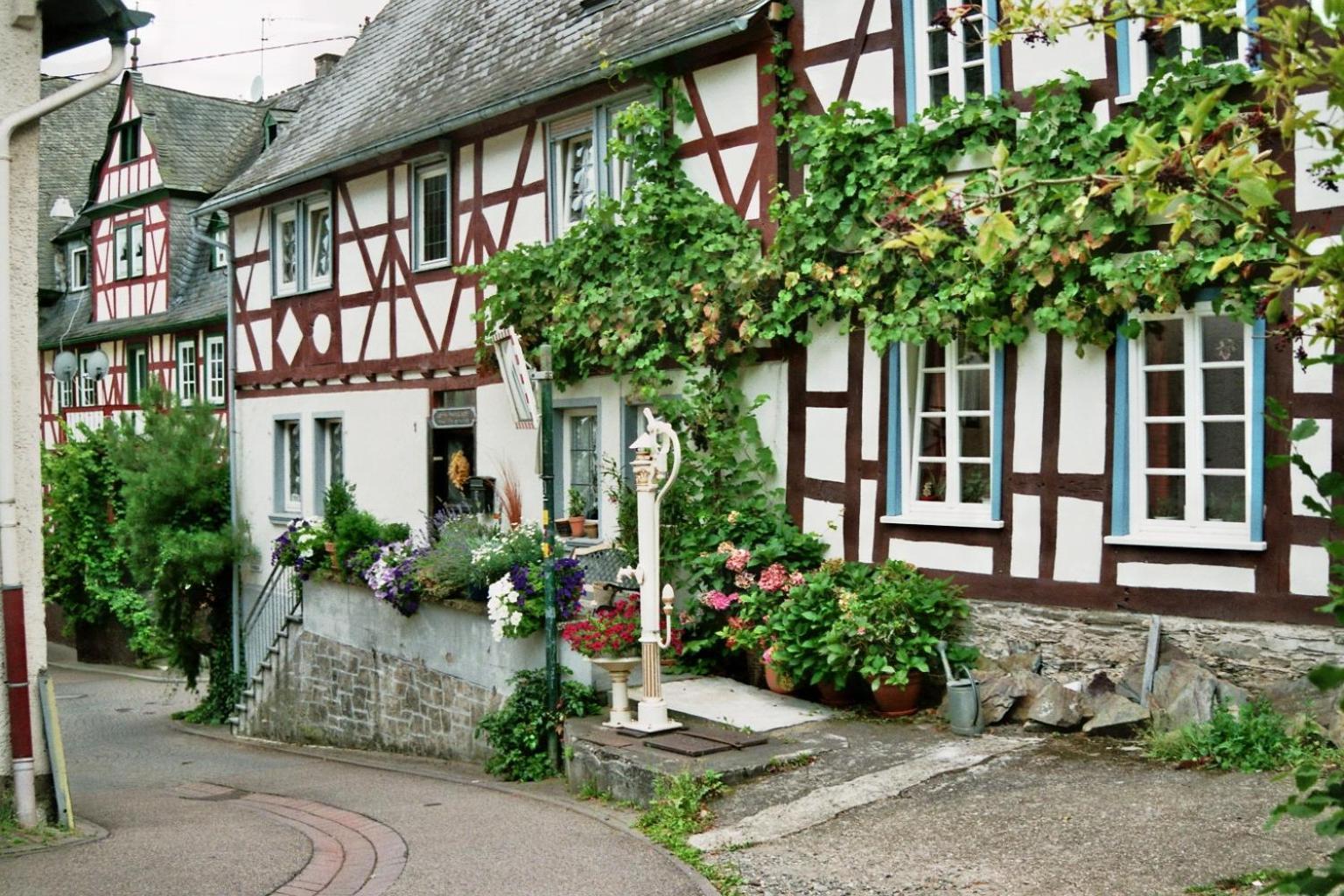 Gaestehaus Ina-Maria, Apartments Obernhof Exterior foto